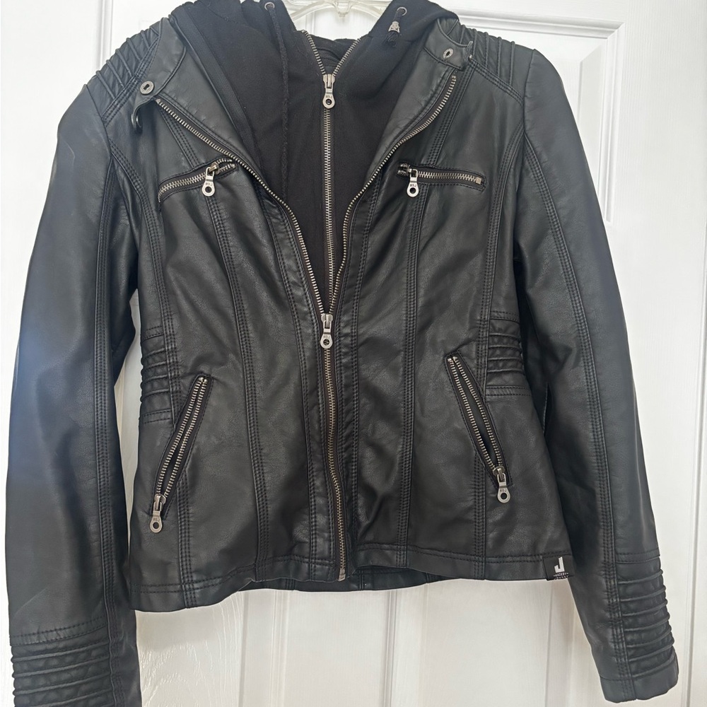 Elegant Black Leather Jacket with Hood